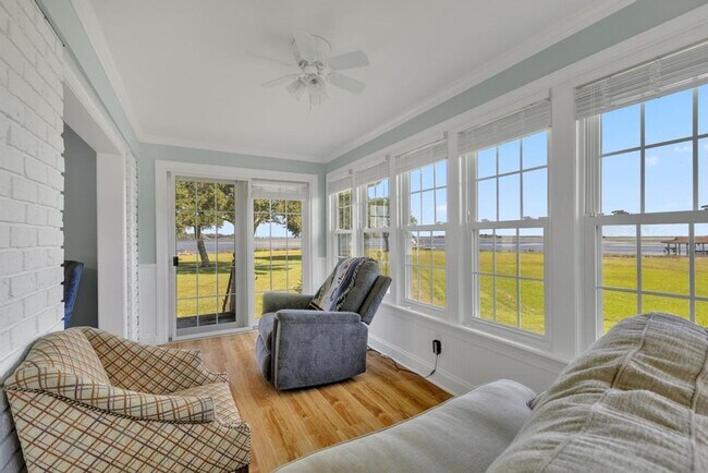 Building Photo - Fully Furnished Short Term Rental! Intercoastal Waterway!