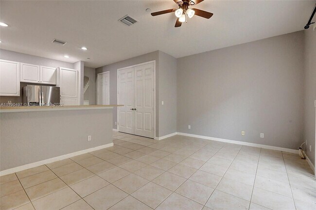 Building Photo - 9469 SW Purple Martin Way