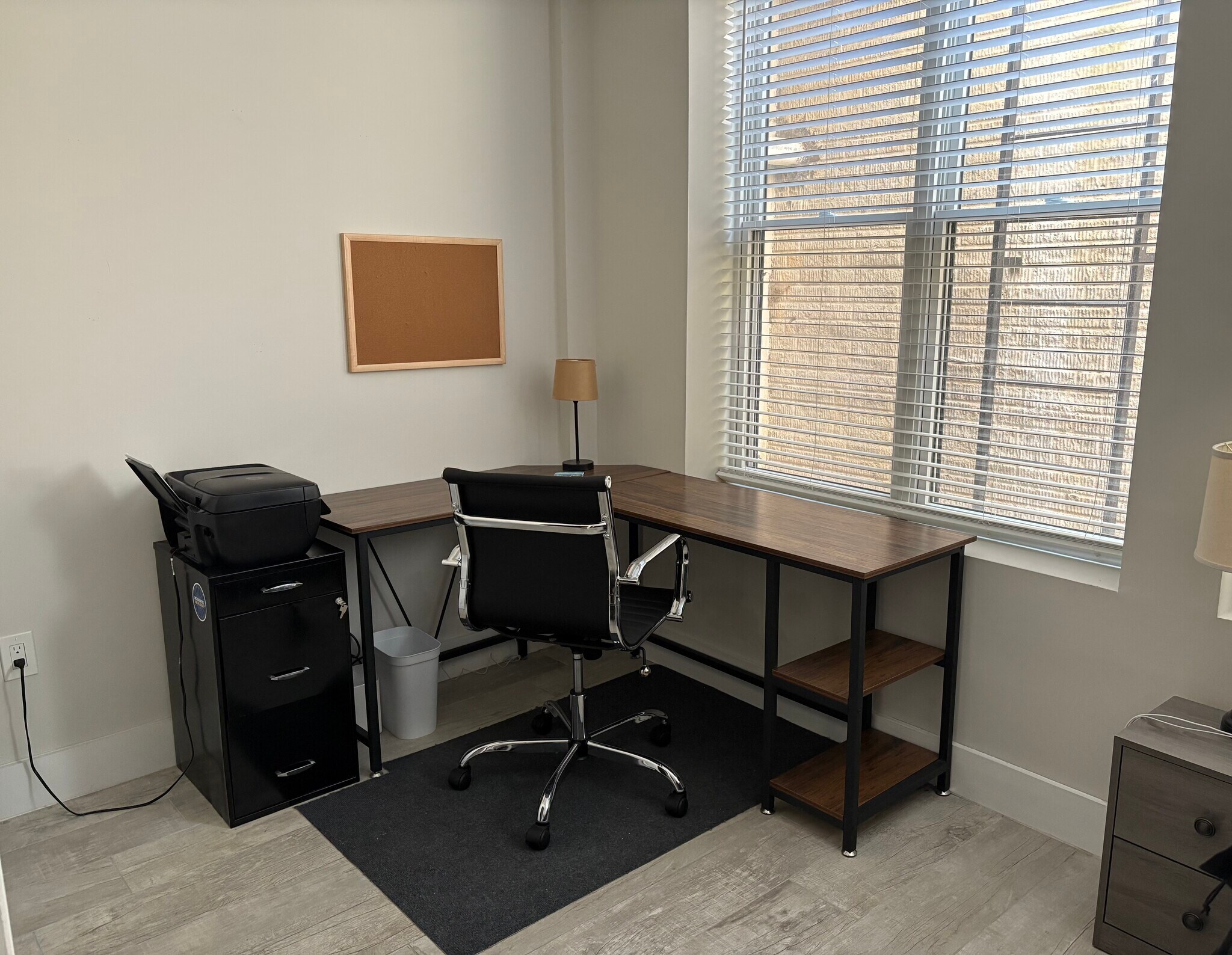 Building Photo - 2556 University Pl NW