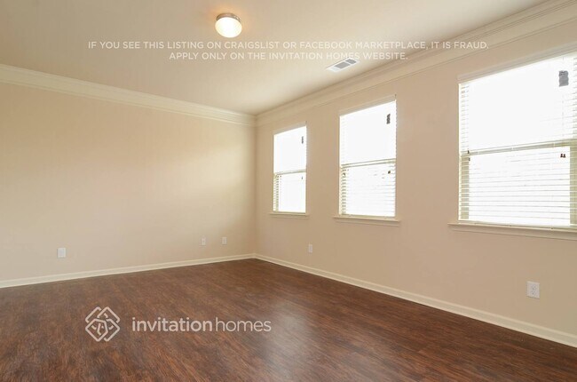 Building Photo - 3680 Brookhollow Dr