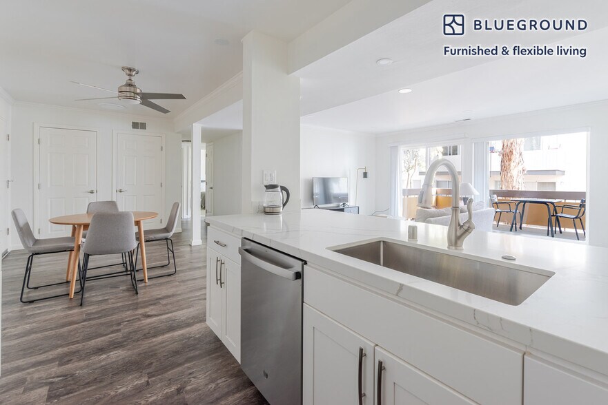 Building Photo - 141 Wellesley Cres