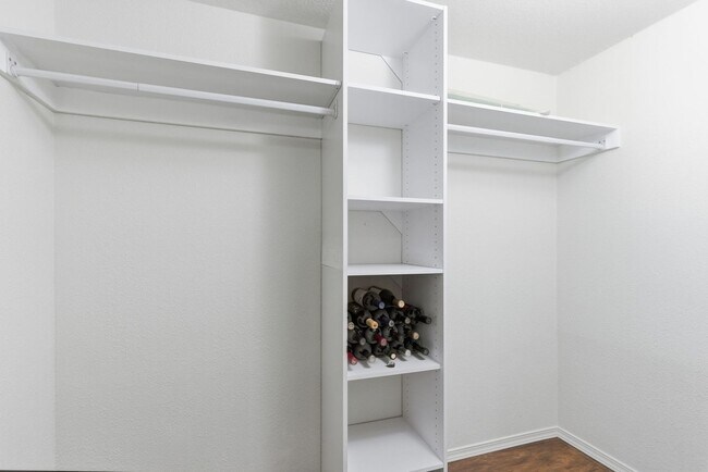 Building Photo - Modern & Cozy Spokane Retreat | Prime Location Near South Hill