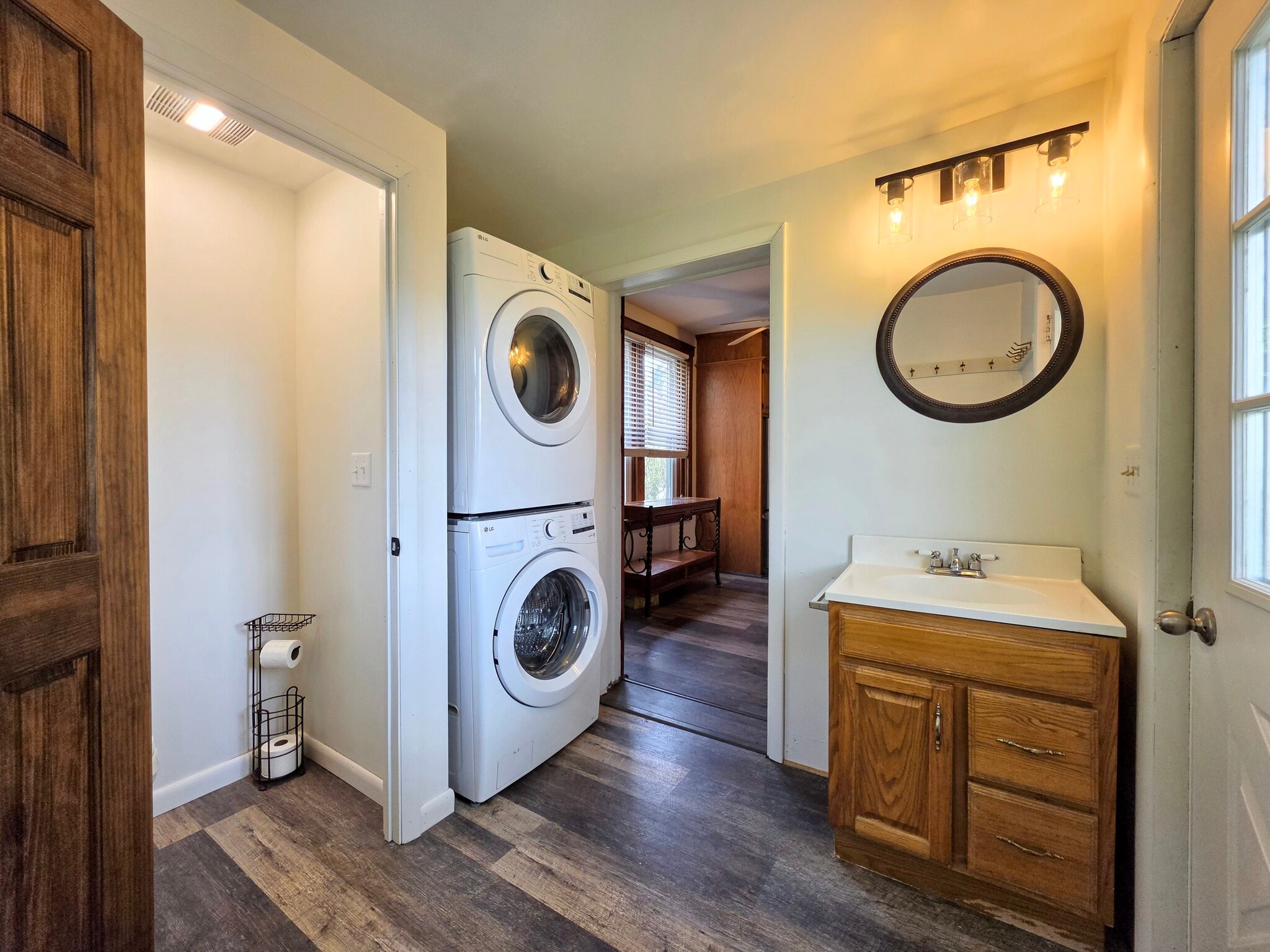 Building Photo - 712 S Broad St