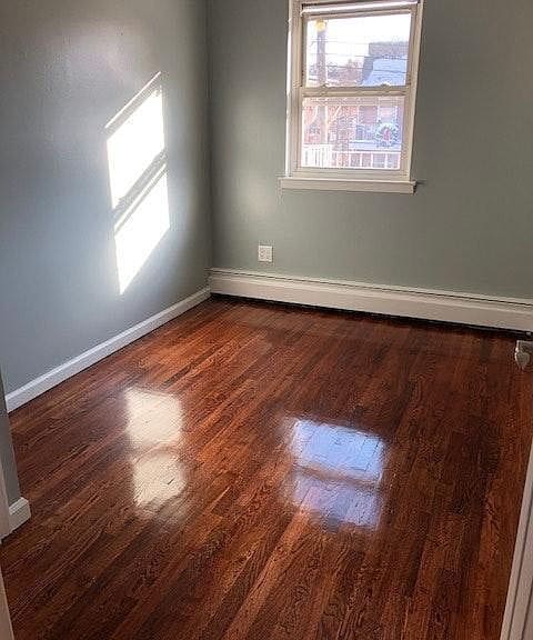 Building Photo - "Charming 3-Bedroom Oasis with 2 Full Bath...