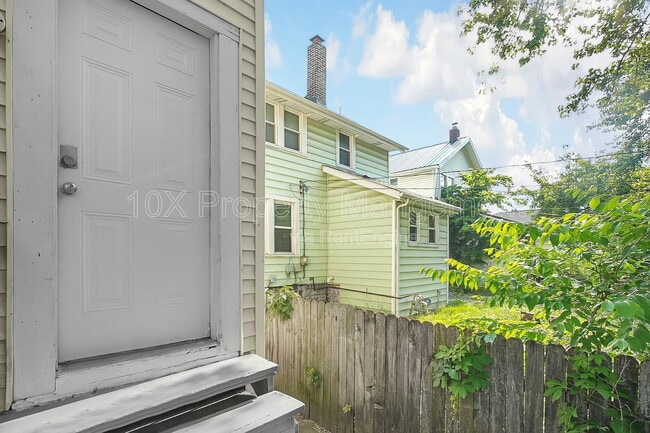 Building Photo - 1083 E 17th Ave