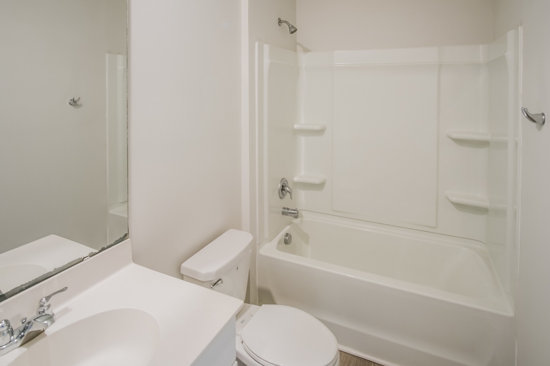 Building Photo - 708 Watercliff Dr