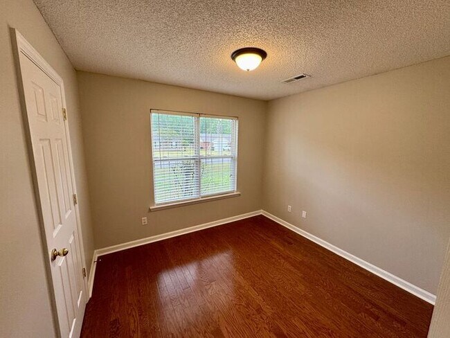 Building Photo - Great Harvest Home for rent