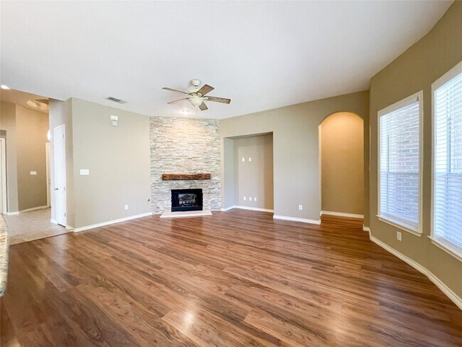 Building Photo - 2605 Tumbling River Dr