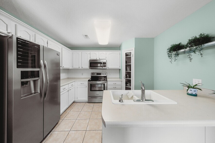 Building Photo - 2167 Sweetwater Ranch Ave