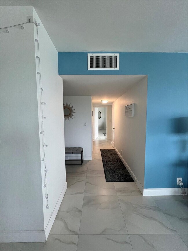 Building Photo - 1200 Hibiscus Ave