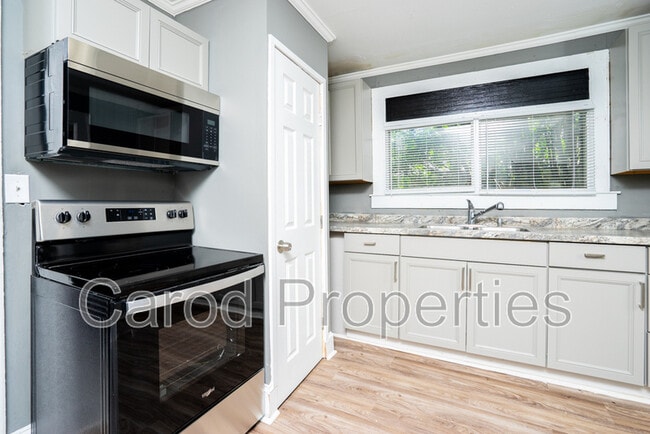 Building Photo - 136 Powder St SW