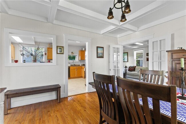 Building Photo - 1042 Anthony Rd