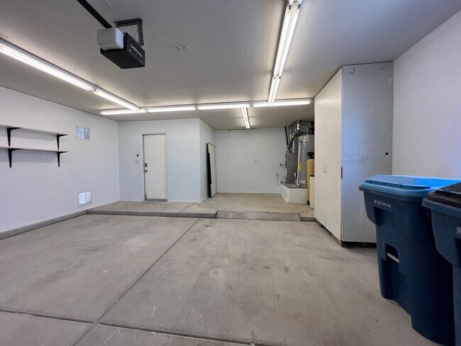 Building Photo - 10704 Paradise Point Dr