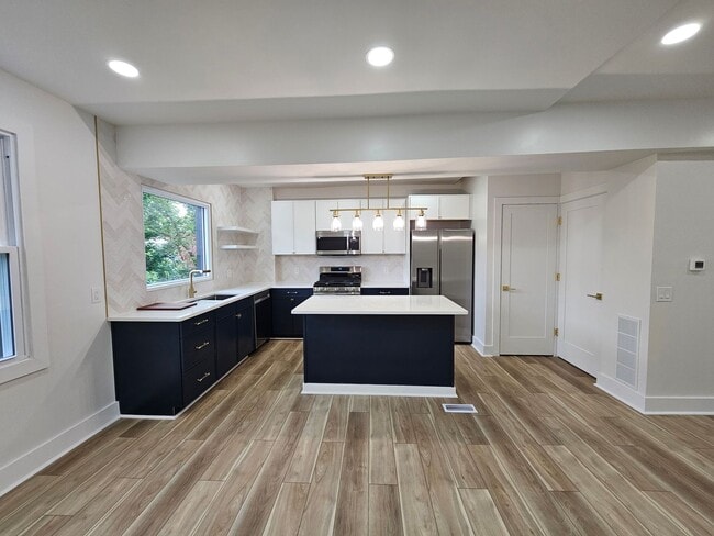 Primary Photo - Amazing 3 bedroom 2.5 bath House for Rent ...