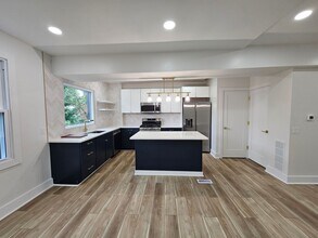 Building Photo - Amazing 3 bedroom 2.5 bath House for Rent ...