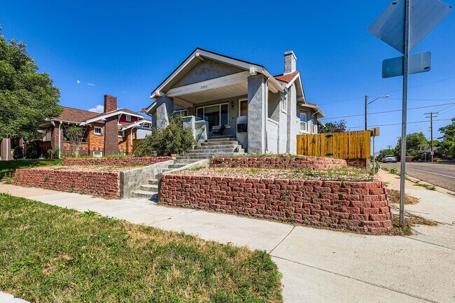 Building Photo - Highlands 2 BDR Turnkey Home