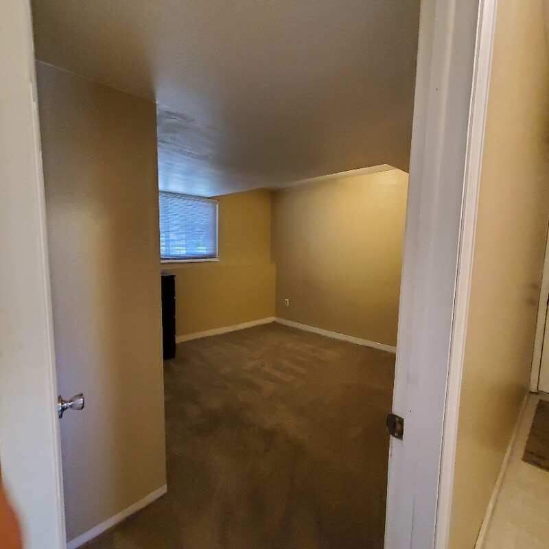 Building Photo - 3135 Vickers Dr