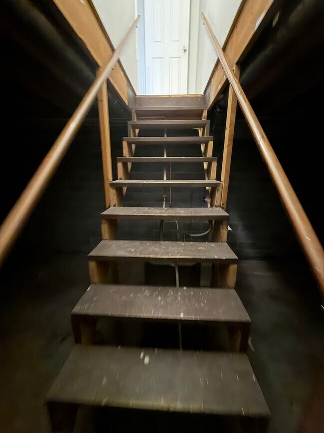 Building Photo - Three Springs Rd. 2188-2190