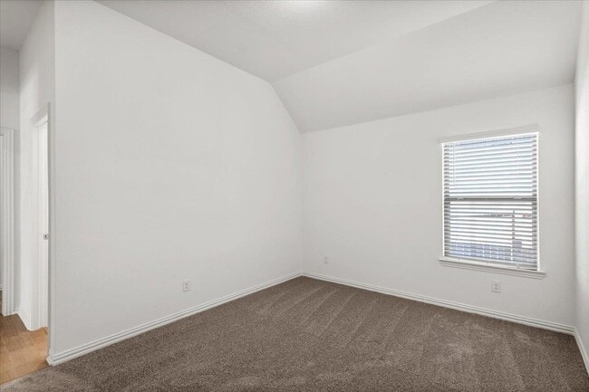 Building Photo - 1425 Cole Ests Dr