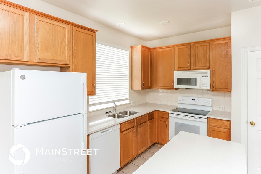 Building Photo - 532 Pinnacle Dr