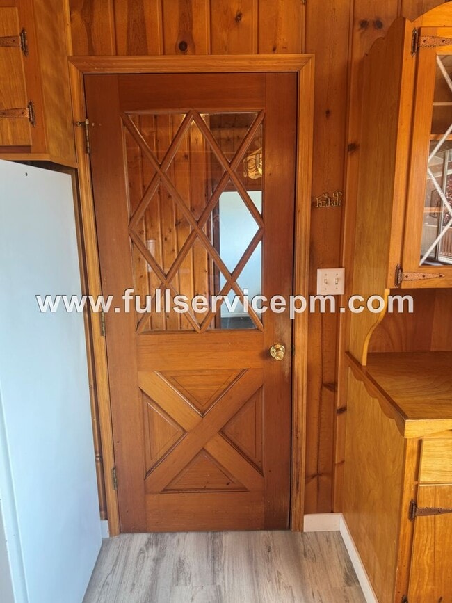 Building Photo - Charming house in downtown Snohomish