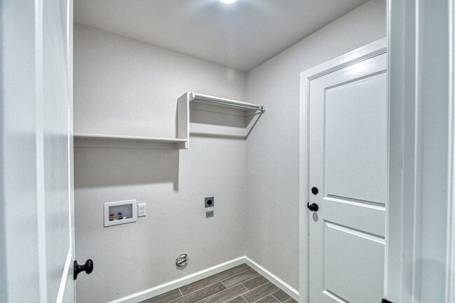 Building Photo - Brand New Construction in Varenna Landing!
