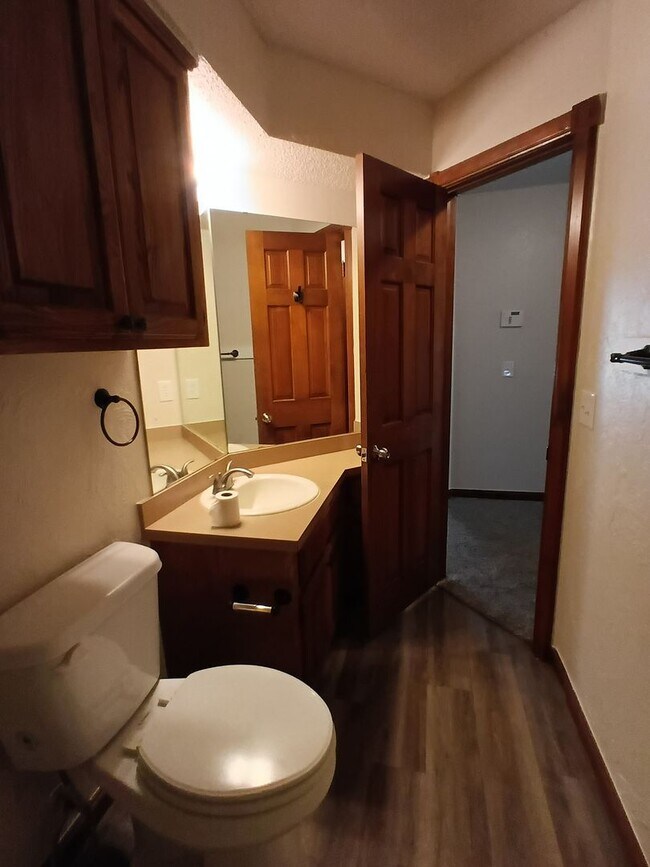 Building Photo - Carl Albert Schools! - Great Home!