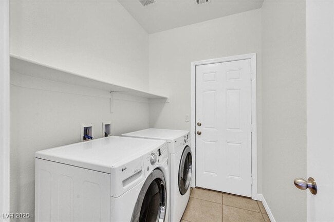 Building Photo - 767 Wigan Pier Dr