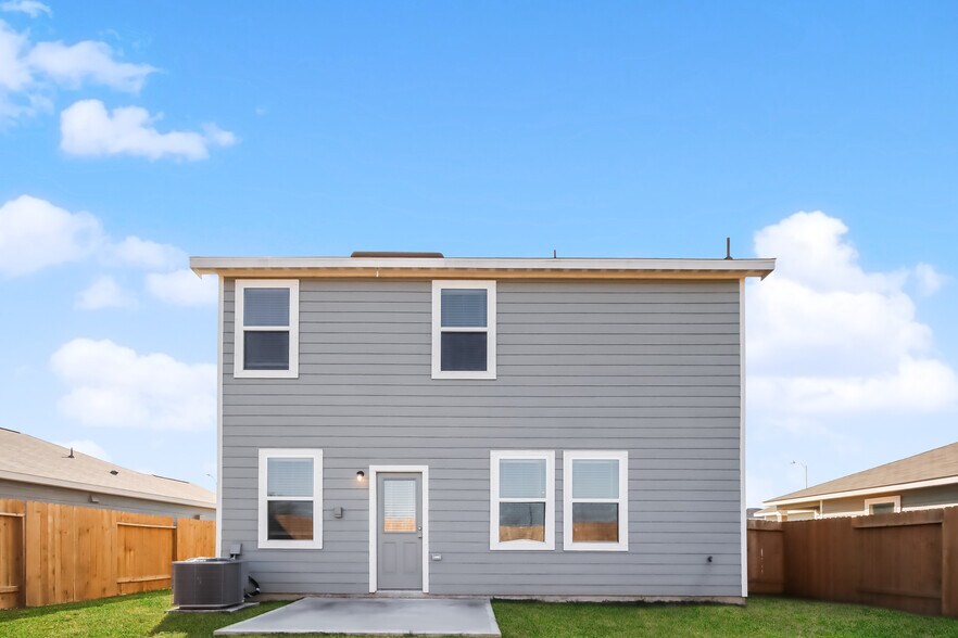 Building Photo - 5819 Littoral Rd