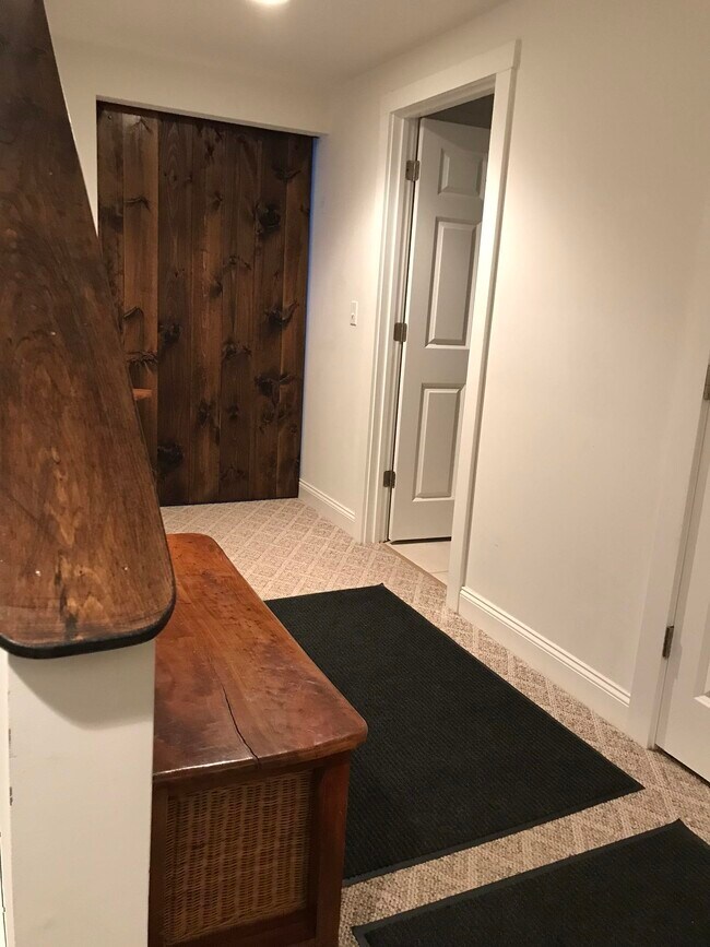 Building Photo - 562 New Hampshire Rte 103