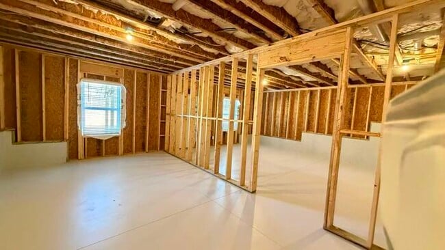 Building Photo - 105 Elijah St