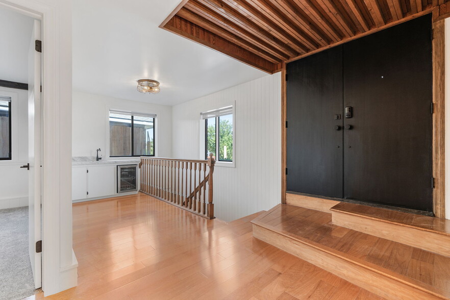 Building Photo - 1016 E 900 S