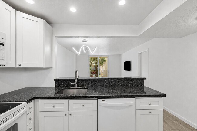 Building Photo - 2929 S Ocean Blvd
