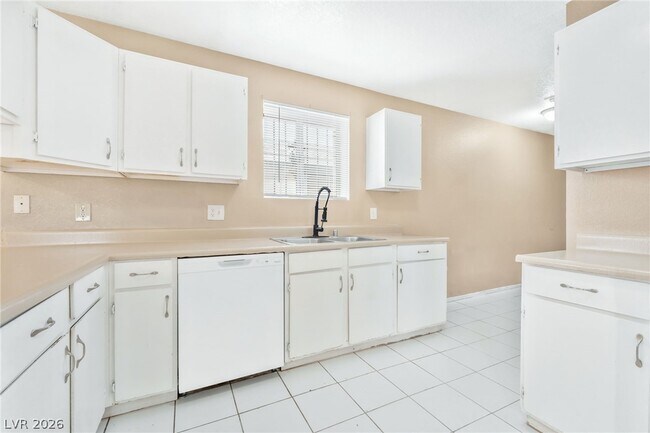 Building Photo - 4465 Halbert Ave