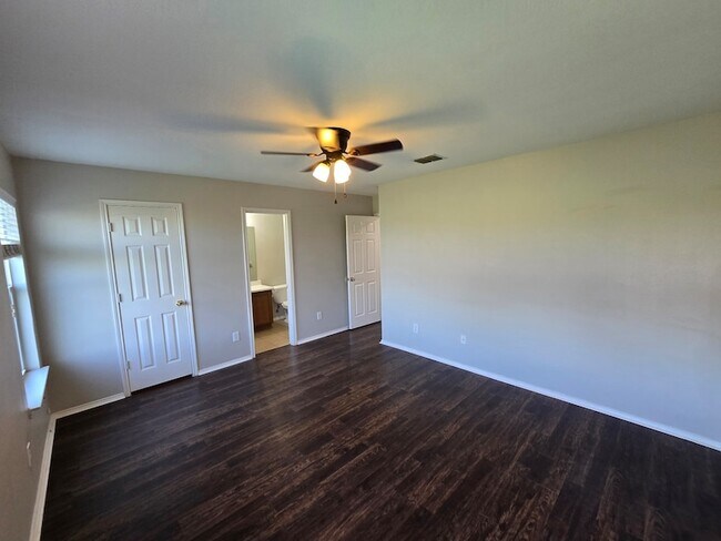 Building Photo - 12600 Pricklybranch Dr