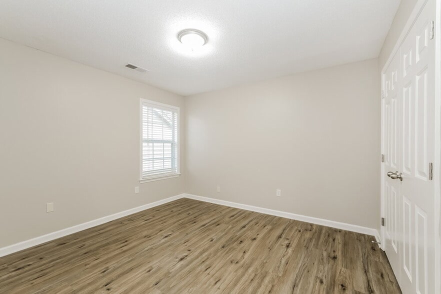 Building Photo - 2223 Purple Leaf Ln