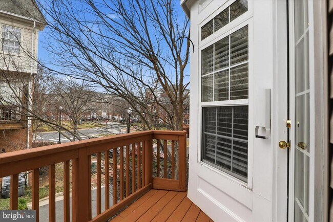 Building Photo - 5053 Kilburn St