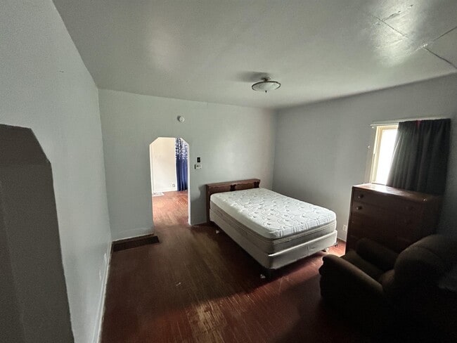 Building Photo - 615 E Water St