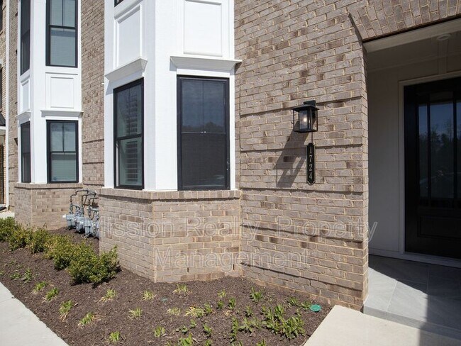 Building Photo - 1724 Old Brick Rd