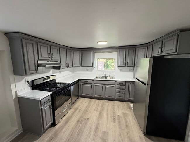 Building Photo - 3bed 2 full bath in North Kansas City, MO