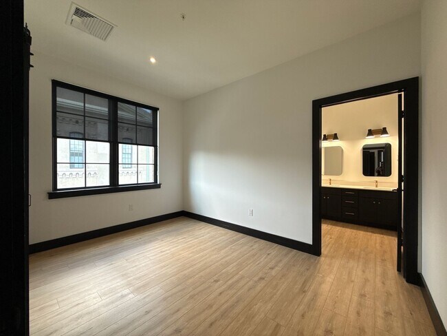 Building Photo - Watermark Residences