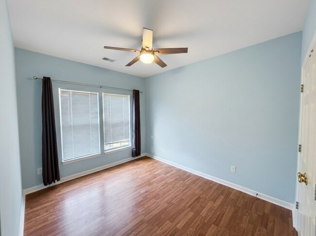 Building Photo - 455 S Piazza Ct