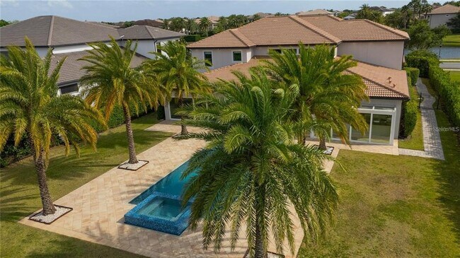 Building Photo - 13125 Casabella Dr