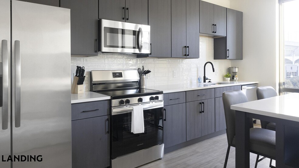 Building Photo - 1007 S Mint St