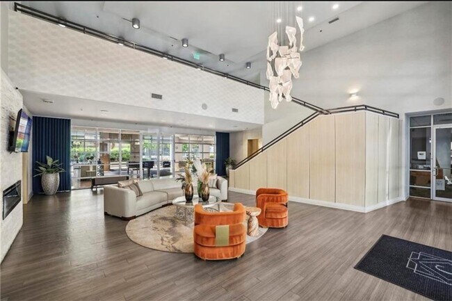 Building Photo - 711 Cosmopolitan Dr NE