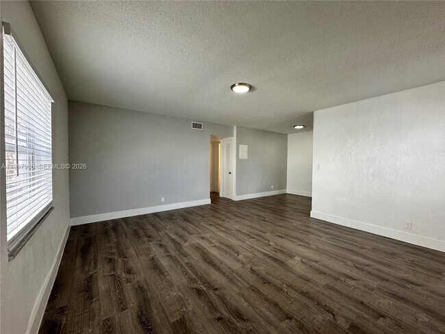 Building Photo - 3616 NE 11th Ave