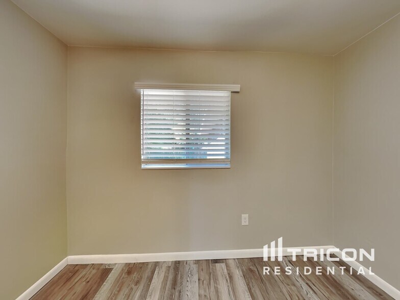 Building Photo - 1334 Stately Oaks Dr NW