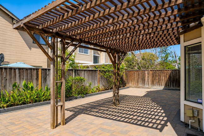 Building Photo - Amazing Spacious Home in Fremont w/Bonus Loft - Ardenwood!