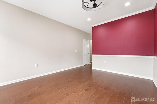 Building Photo - 105 Pearce Ln