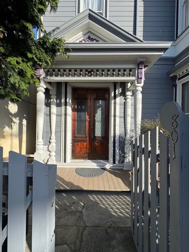 Building Photo - 801 Summer St